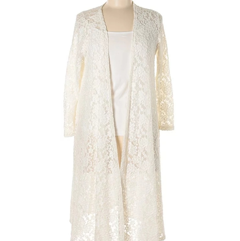 🦄 Medium LuLaRoe White/Ivory Lace Sarah!